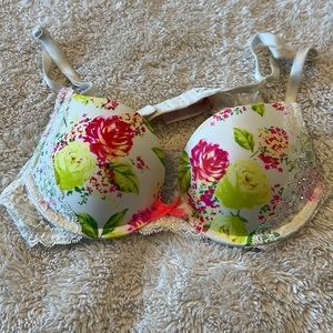 Dream angels push-up from VS, size 34A.